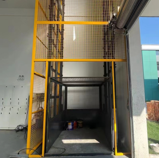 南充导轨式升降机助力物流园破解运输难题